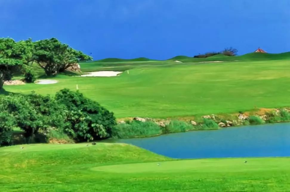 冬季在冲绳感受温暖灿烂的海岛高尔夫