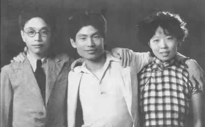 鲁迅爱徒萧红：2次怀孕被抛弃，与4个男人有纠缠，31岁悲惨离世
