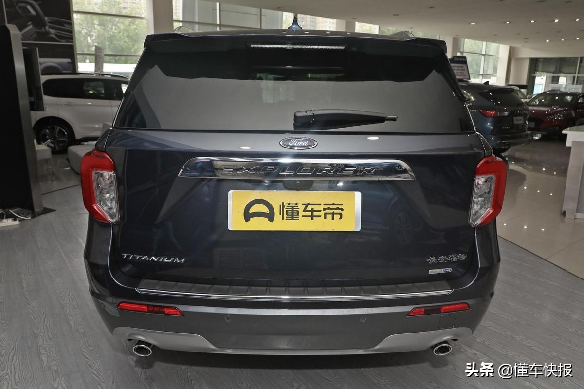 35万元级6座中大型SUV，福特探险者、凯迪拉克XT6如何选？