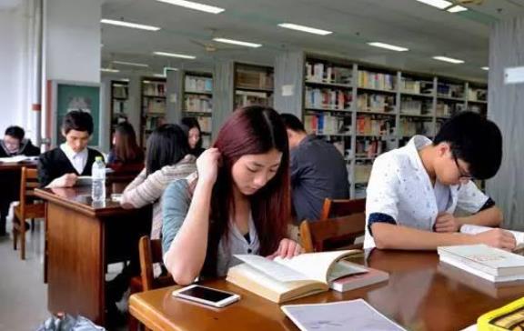 上了大学你就轻松了？期末考试就像仙女下凡渡劫，你挂过几科