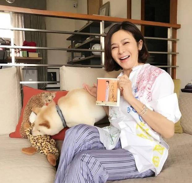 人前清纯女，人后却疯狂，这6位情史劲爆的女明星，令人一言难尽