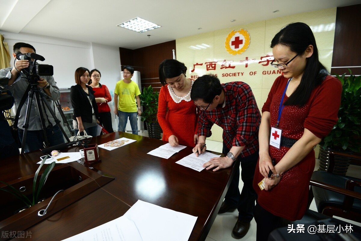 nba王佳欣为什么那么火(泪目！女大学生捐献器官救8人，生前手机屏保字幕令人揪心)