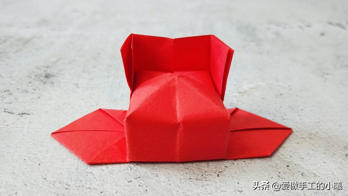 纸帽子折纸教程：简单几步教你折叠纸质帽子
