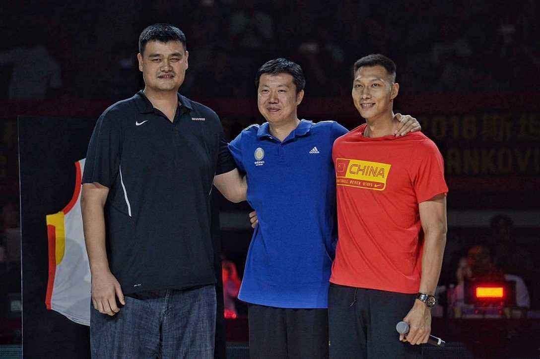 为什么王治郅在nba(为何说篮协害惨了王治郅？不归门只是导火索，他是那个时代的悲剧)