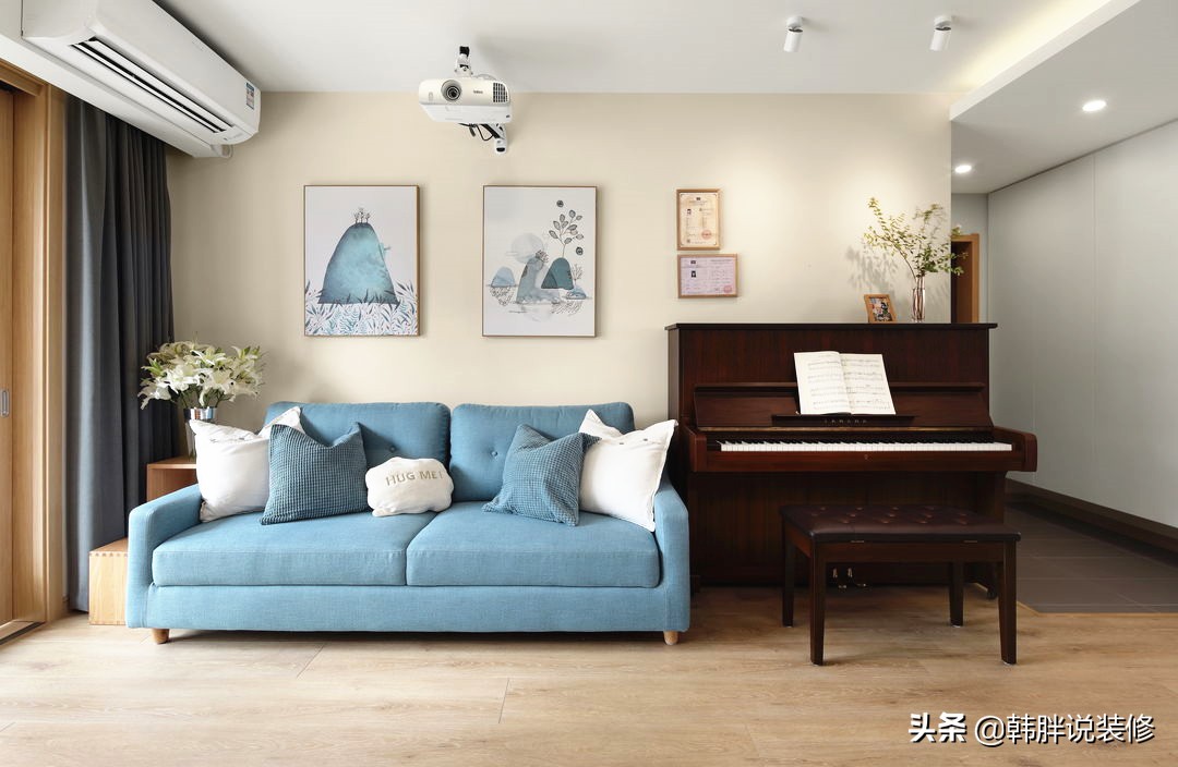 四口之家的96㎡新房，电视墙改造成书柜，双胞胎女儿房是最大亮点