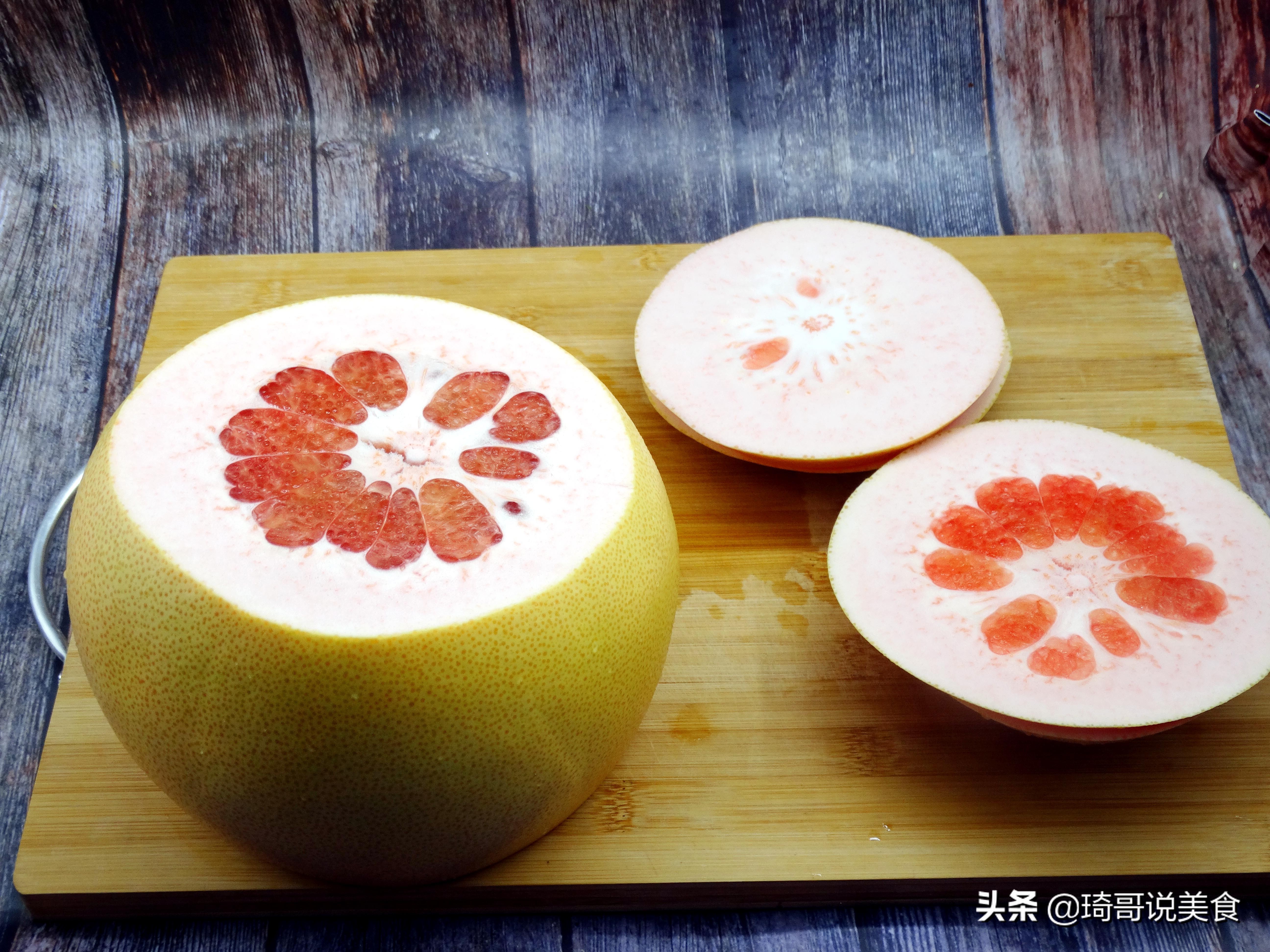 柚子当季水果好吃皮难剥，教你2种快速剥皮法，你会哪一种？