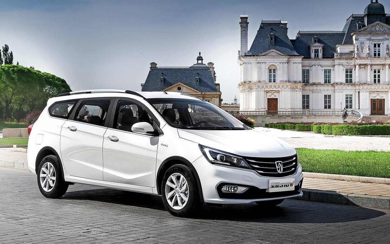 就想花8万块买辆代步车！罗里吧嗦的推销都闭上嘴