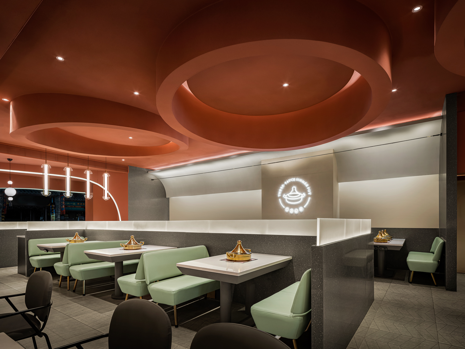 焖锅餐厅升级设计，黄记煌新店落成西安大融城，味蕾和视觉盛宴开启！