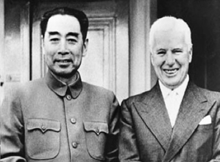 卓别林被美国驱逐后，受到周总理的宴请，结束后给卓打包北京烤鸭