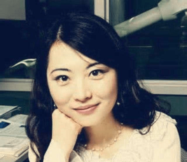 何碧玉14岁750分考上清华，定居美国，记者问她何时回国，被婉拒