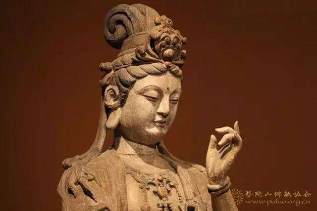 “大学之道在明明德”是什么？试从周易、佛家、道家三个角度诠释