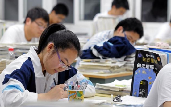 教育部通知，民办高中将迎“坏消息”？家长听后更加焦虑了