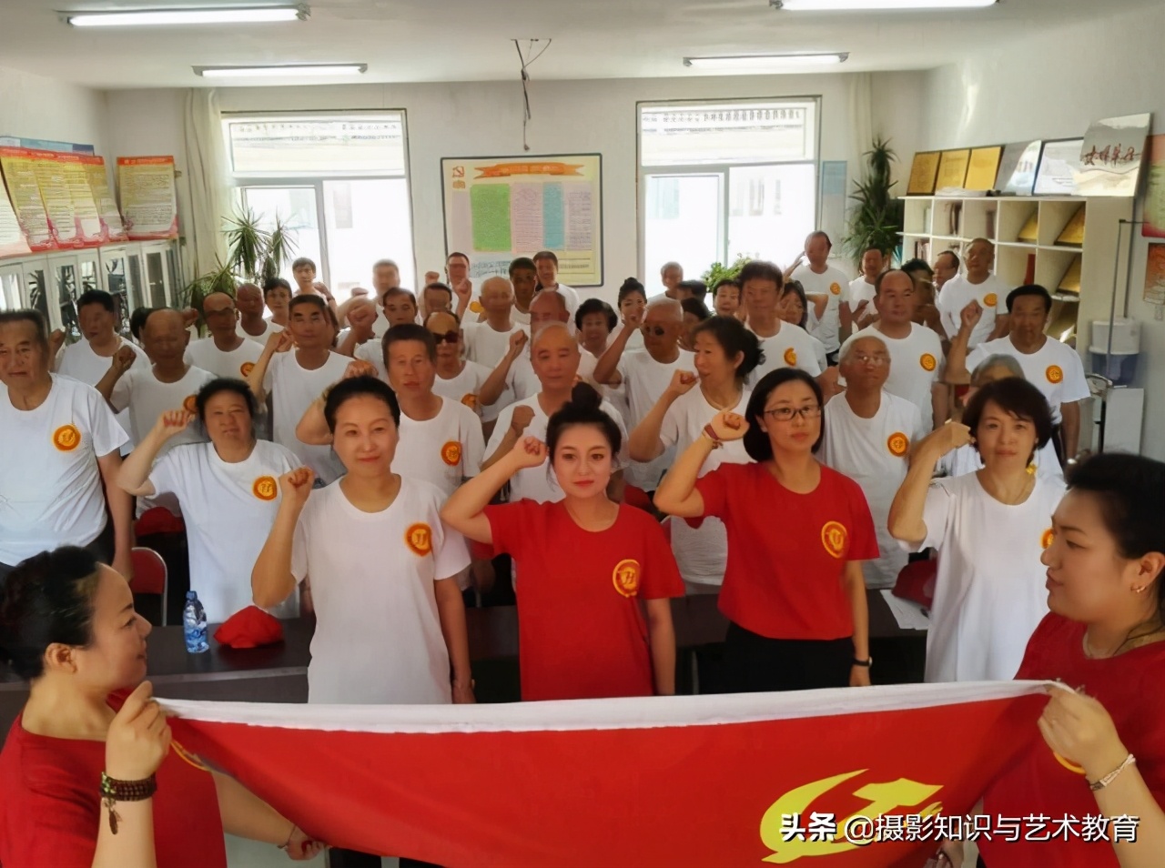 大学入党和没入党，有什么区别？看看入党的优势，再给你4个建议