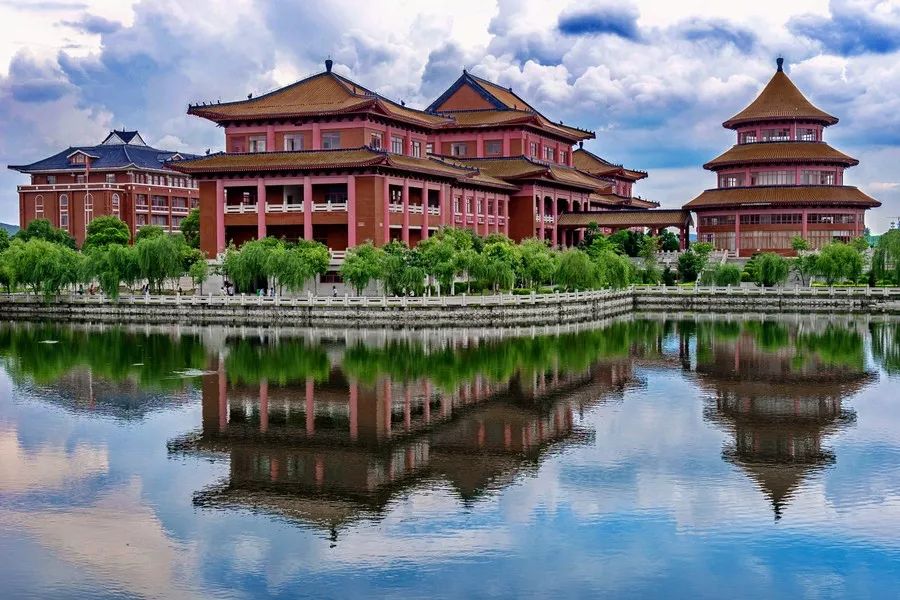 广东高校绰号集来袭！看同学们生动形象地描述母校？