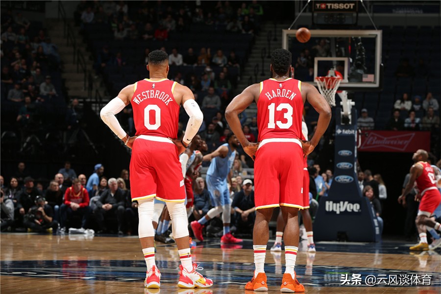 nba火箭为什么没有主场哨(惹争议！火箭疑遭主场哨，双方犯规数25比14，球迷：“爵”不犯规)