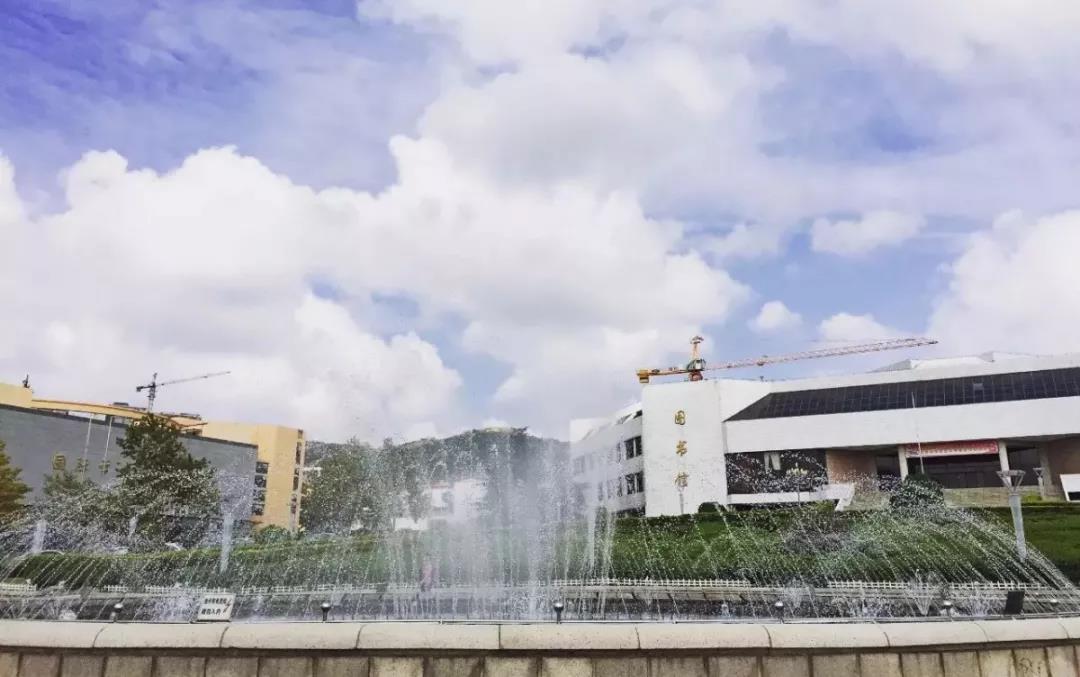 坐拥三个校区，占地2655亩，这所青岛近代第一所综合大学