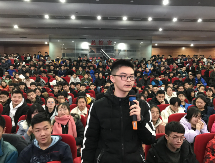 大一新生入学后要不要迁户口？提前做好了解，避免未来吃大亏