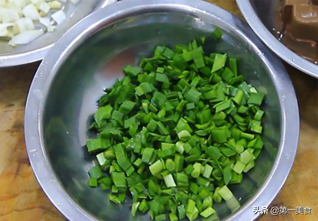 鸭血豆腐的家常做法（正宗鸭血烧豆腐教程分享）
