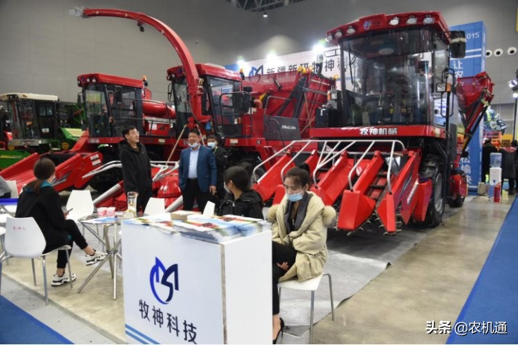 2021全國農(nóng)業(yè)機(jī)械及零部件展覽會在駐馬店開展，首日人氣火爆