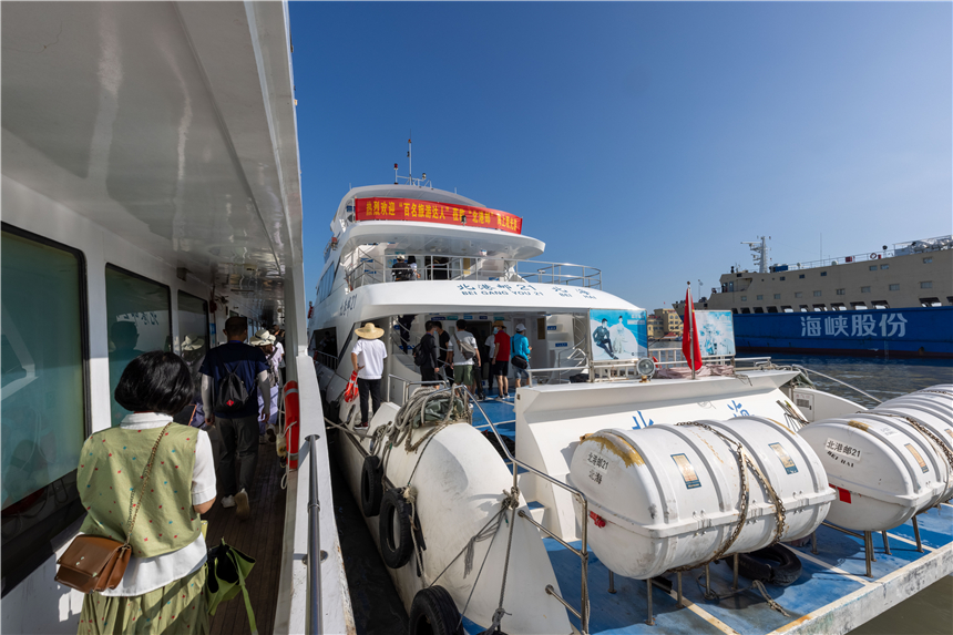 广西北海隐藏着一个仙境般的海湾，风景清幽，随手一拍都是明信片