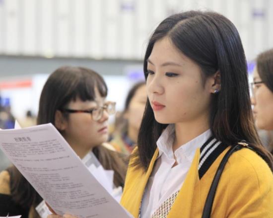 考生高考成绩500分左右，可优先选择这三个专业，毕业将有铁饭碗