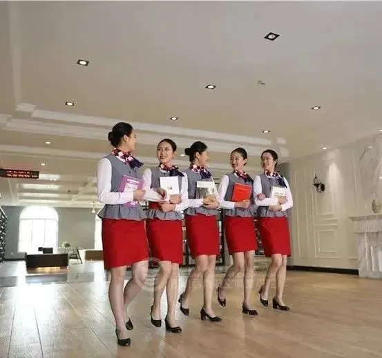 这座童话古堡是四川最美大学，未来中国机长的摇篮