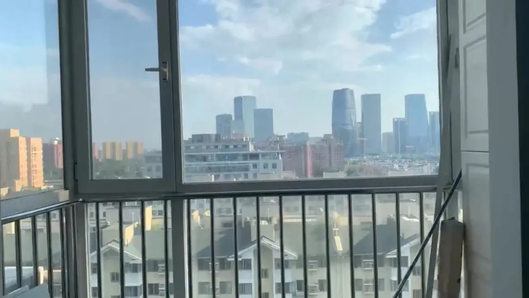 跟拍保洁阿姨9小时,我探到了内幕