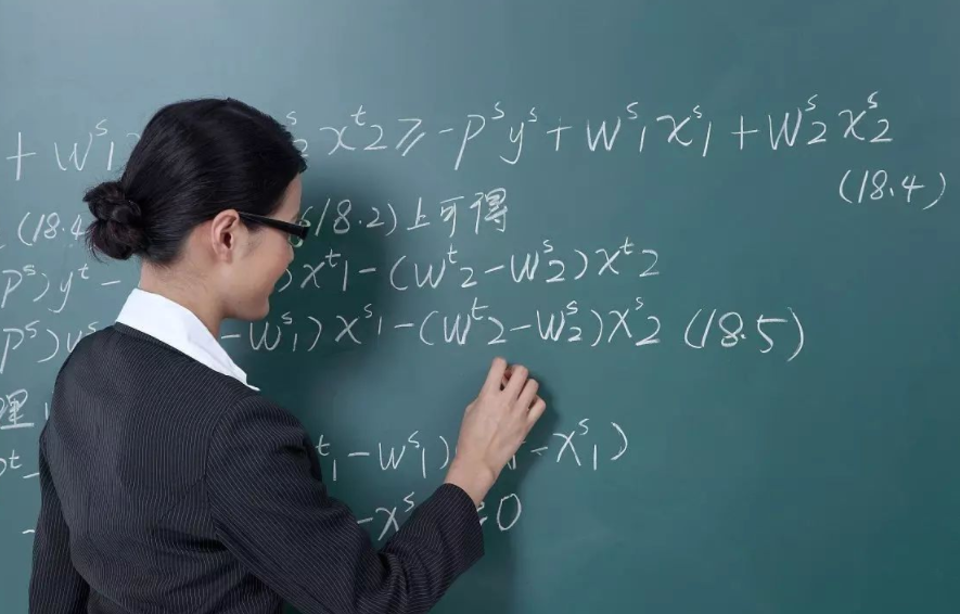 毕业后才发现，文科生最“吃香”的三类专业，过来人悔不当初