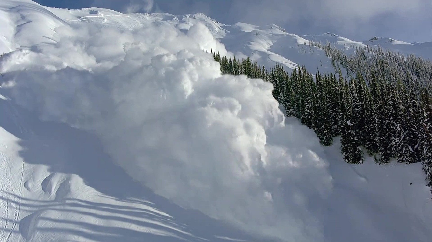 1991年，17人挑战梅里雪山，一夜之间全部遇难，日记内容充满诡异