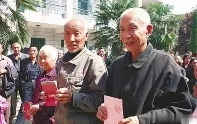 原民办教师没转正的原因分析，但都盼望得到相应的待遇，值得关注