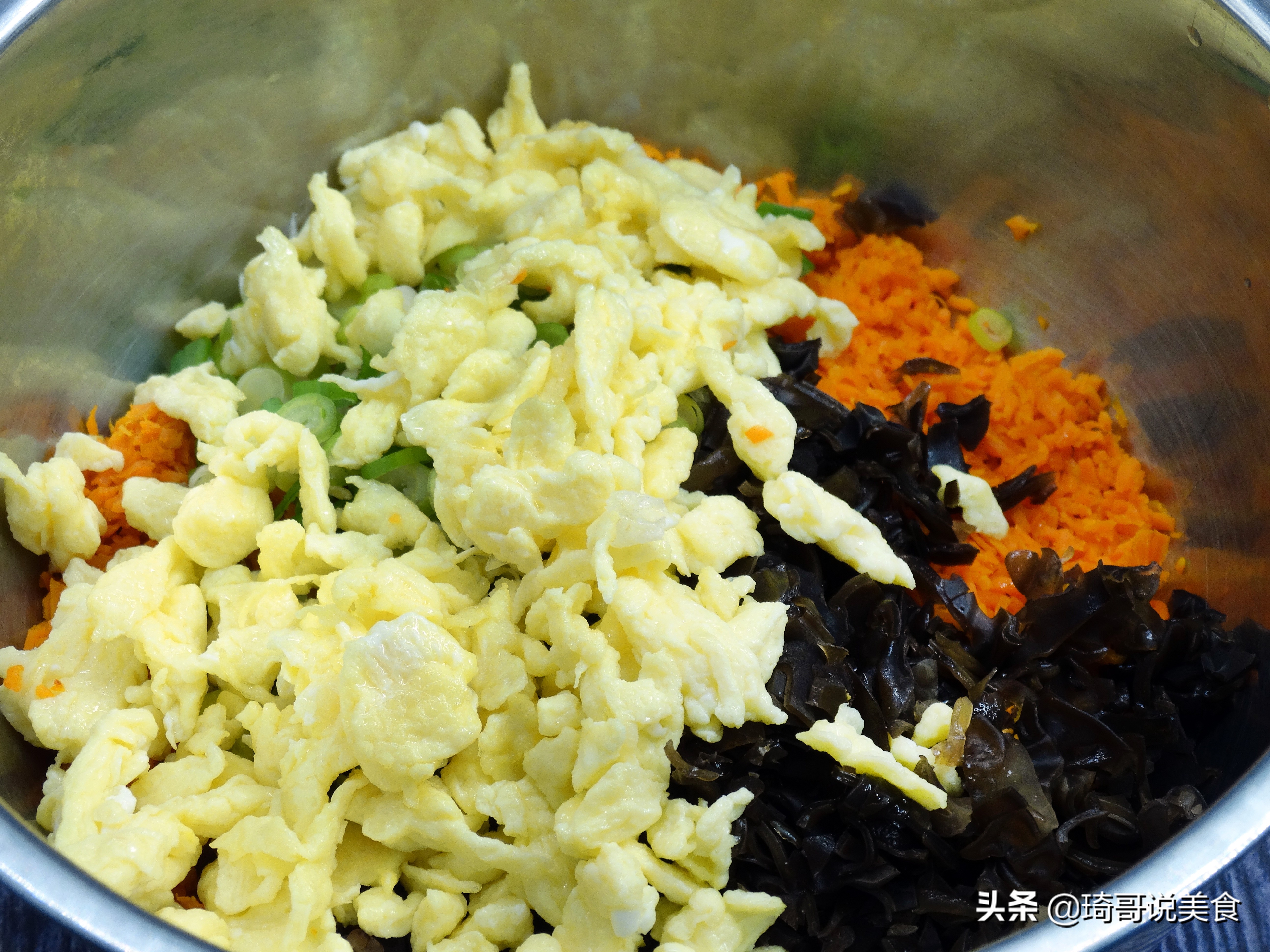 1根胡萝卜2个鸡蛋，包成30个饺子，清甜鲜香解馋，孩子特爱吃
