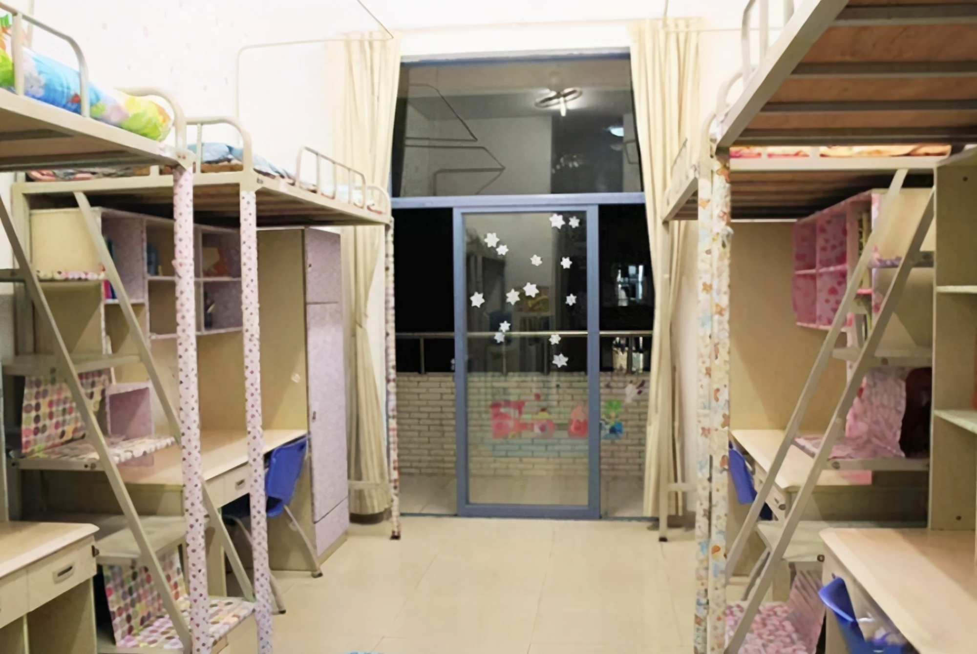 我国宿舍“很耀眼”的8所大学，堪称豪华版寝室，能住上很幸福