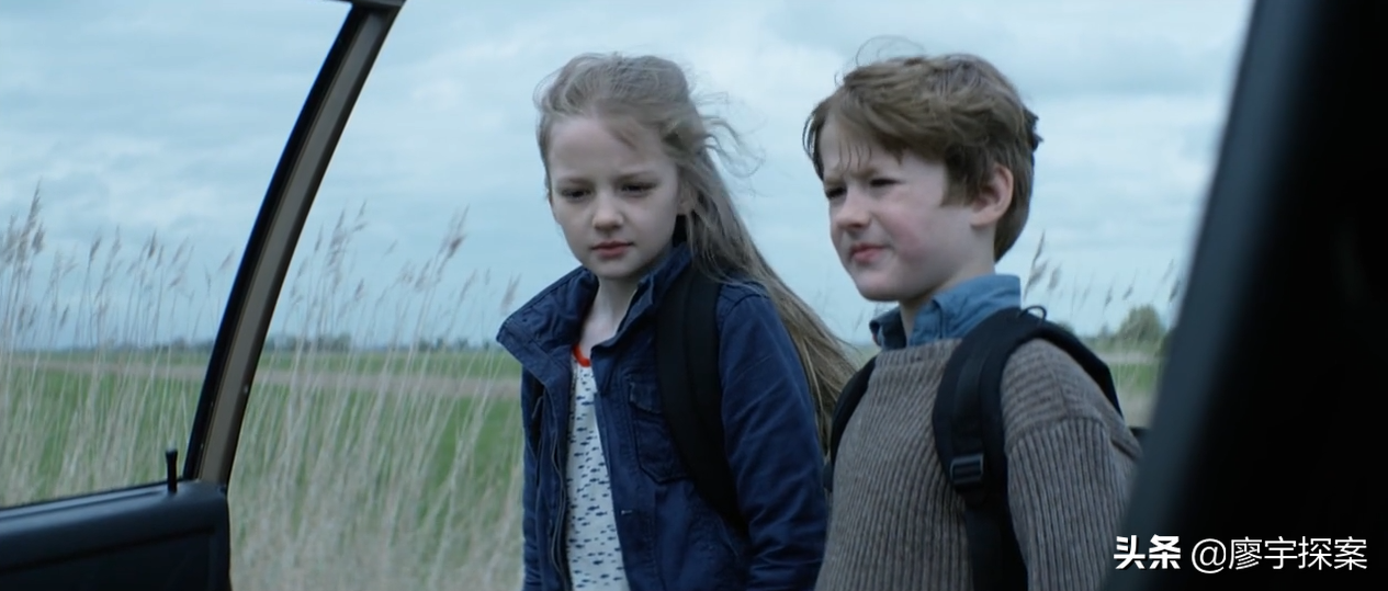 《悬案密码》4部曲：美女囚禁，贵校凶案，漂流瓶求救，墙中干尸