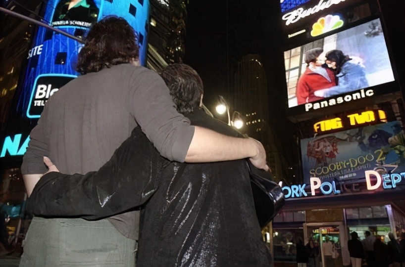 10季均分9.7，网飞花7亿都买不下来，老友记如何做到火了28年