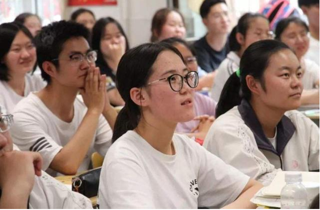 一所二本院校成为“黑马”，分数线堪比清北，学生表示想静静