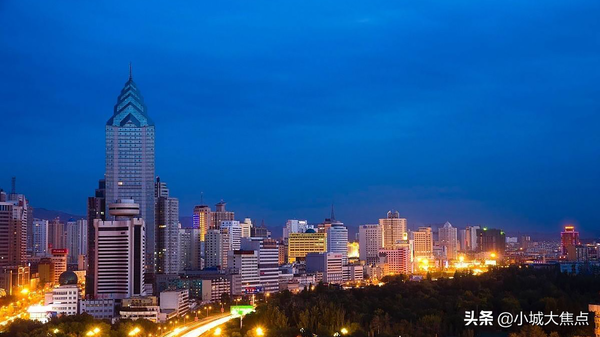 西北“双子星”：兰州VS乌鲁木齐，谁才是西北第二城？