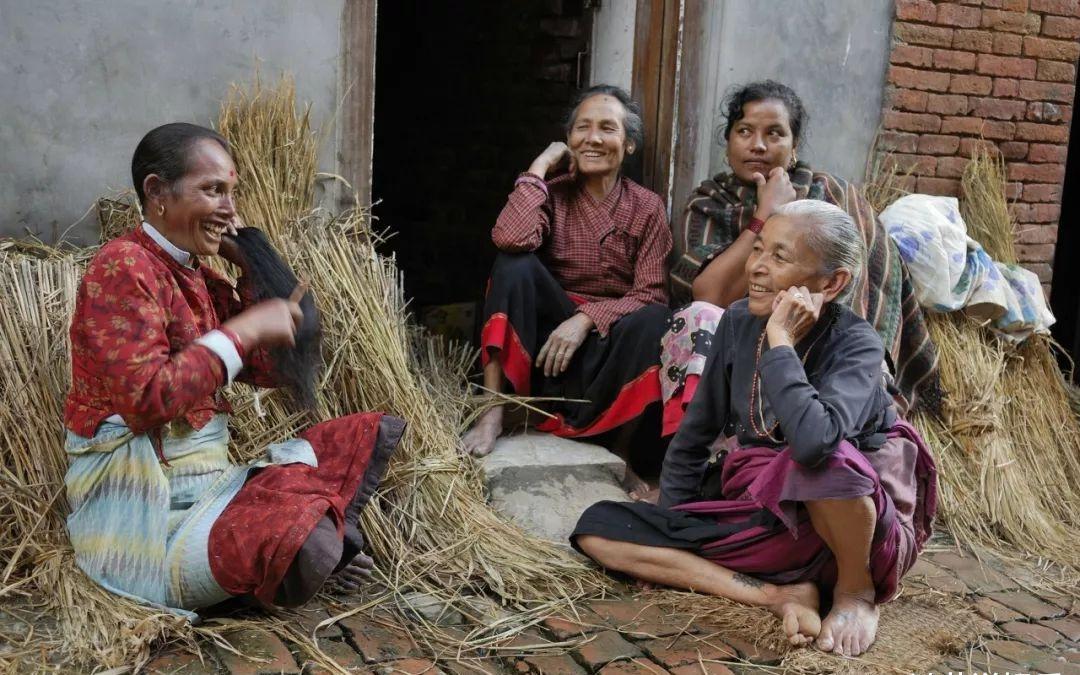 尼泊尔的一妻多夫，有三条奇特的规定，女人没有想象中幸福