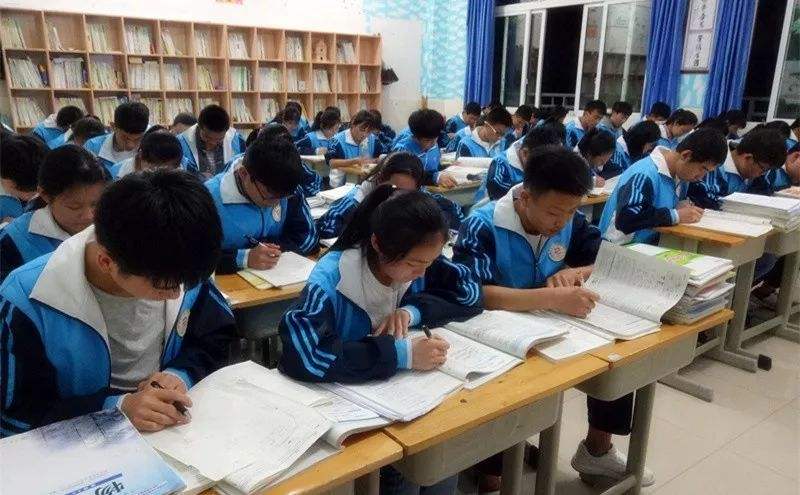 校友会公布的大学排行榜靠谱吗？校友会为什么存在，依据是什么？