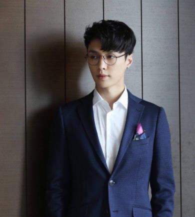 张艺兴为什么会在nba中跳舞(张艺兴靠什么逆袭?