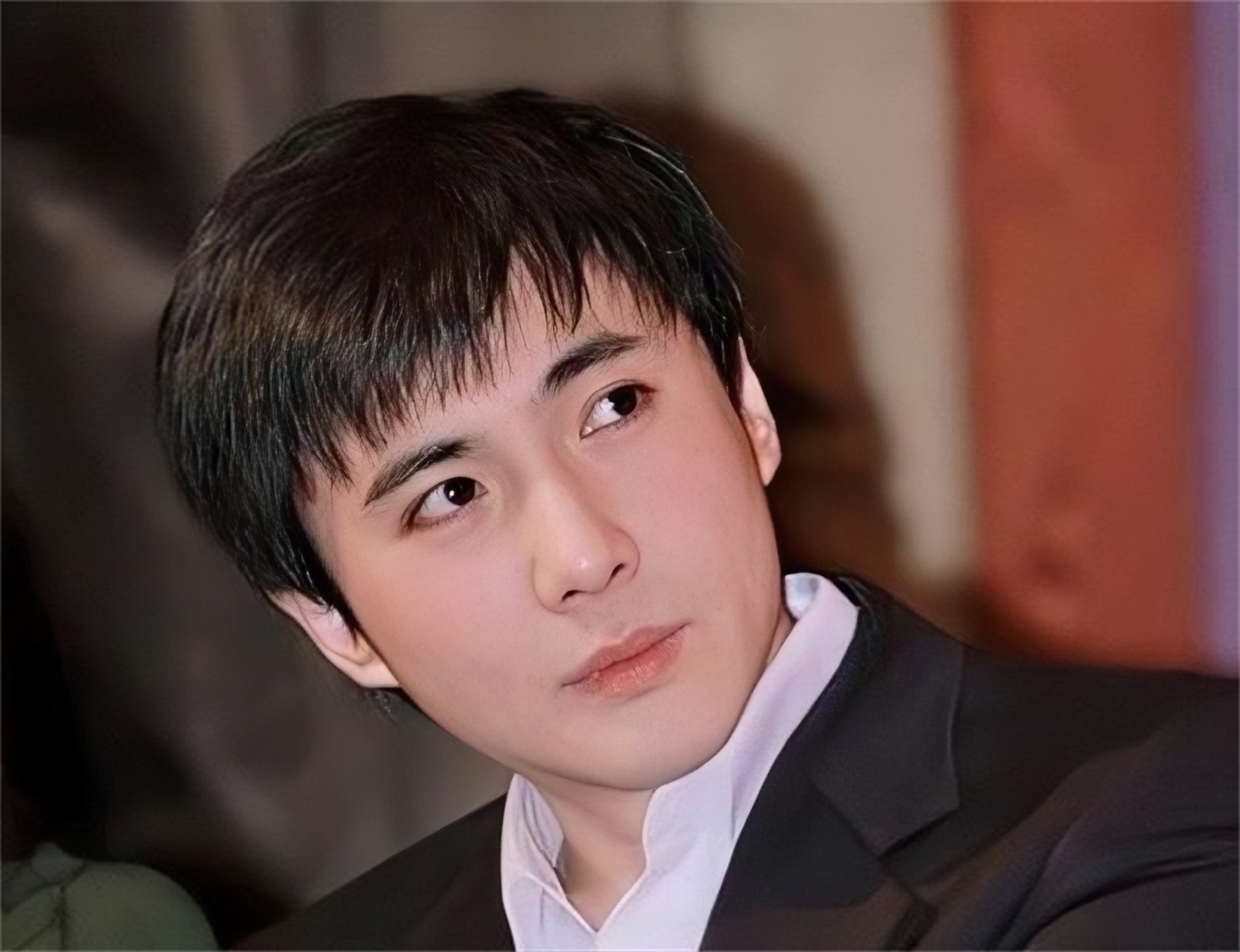 白敬亭出道七年，初吻送给马思纯，反向追星奥运冠军杨倩