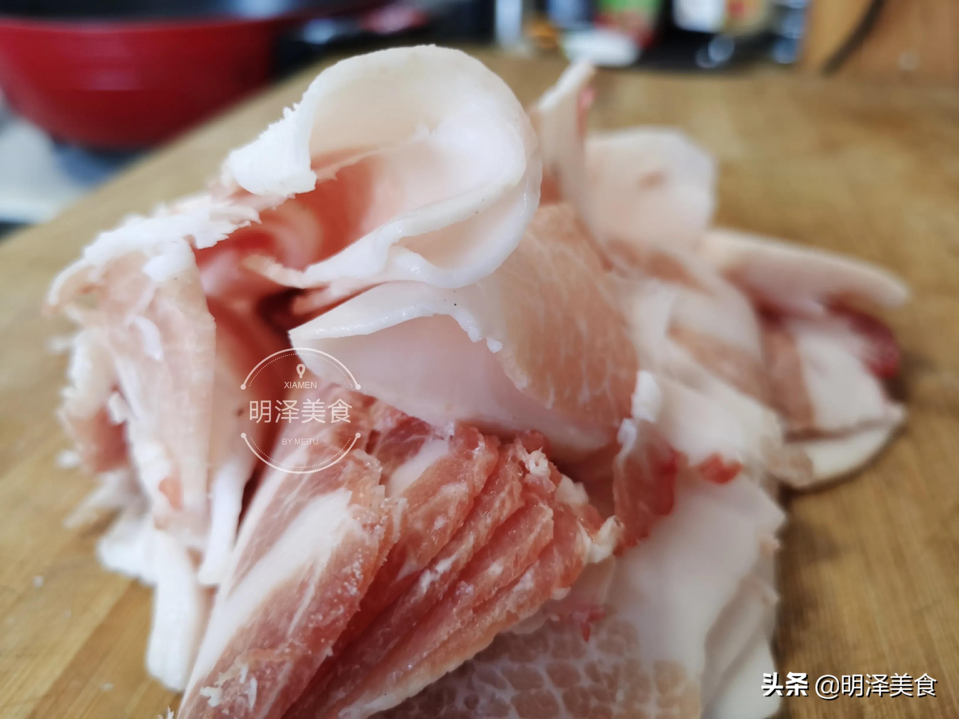 酸菜汆白肉做法（酸菜汆白肉这样做味道鲜美）