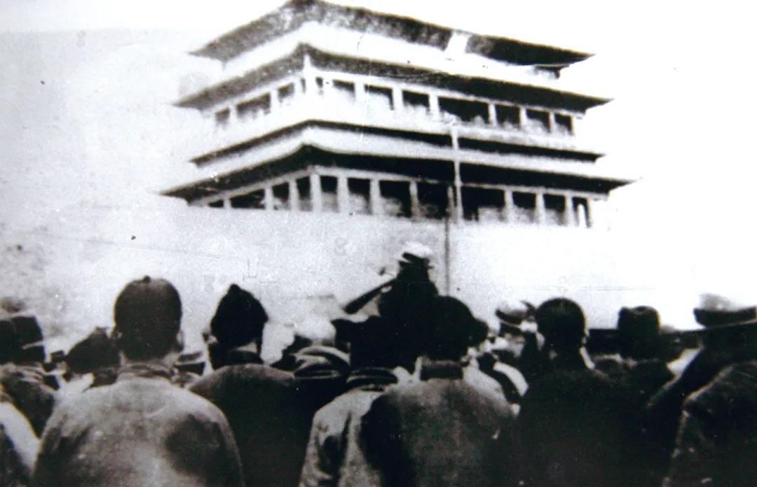 走出83位杰出政要、45位书记校长、5位影视明星，北京这所大学“红”了！