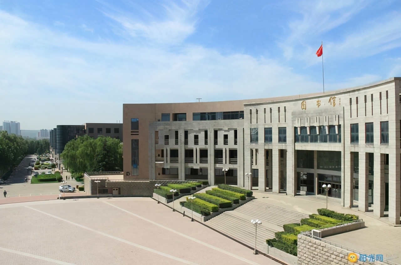 志愿：洛阳理工学院有一本招生，专科招生，一类专业录取分数较低