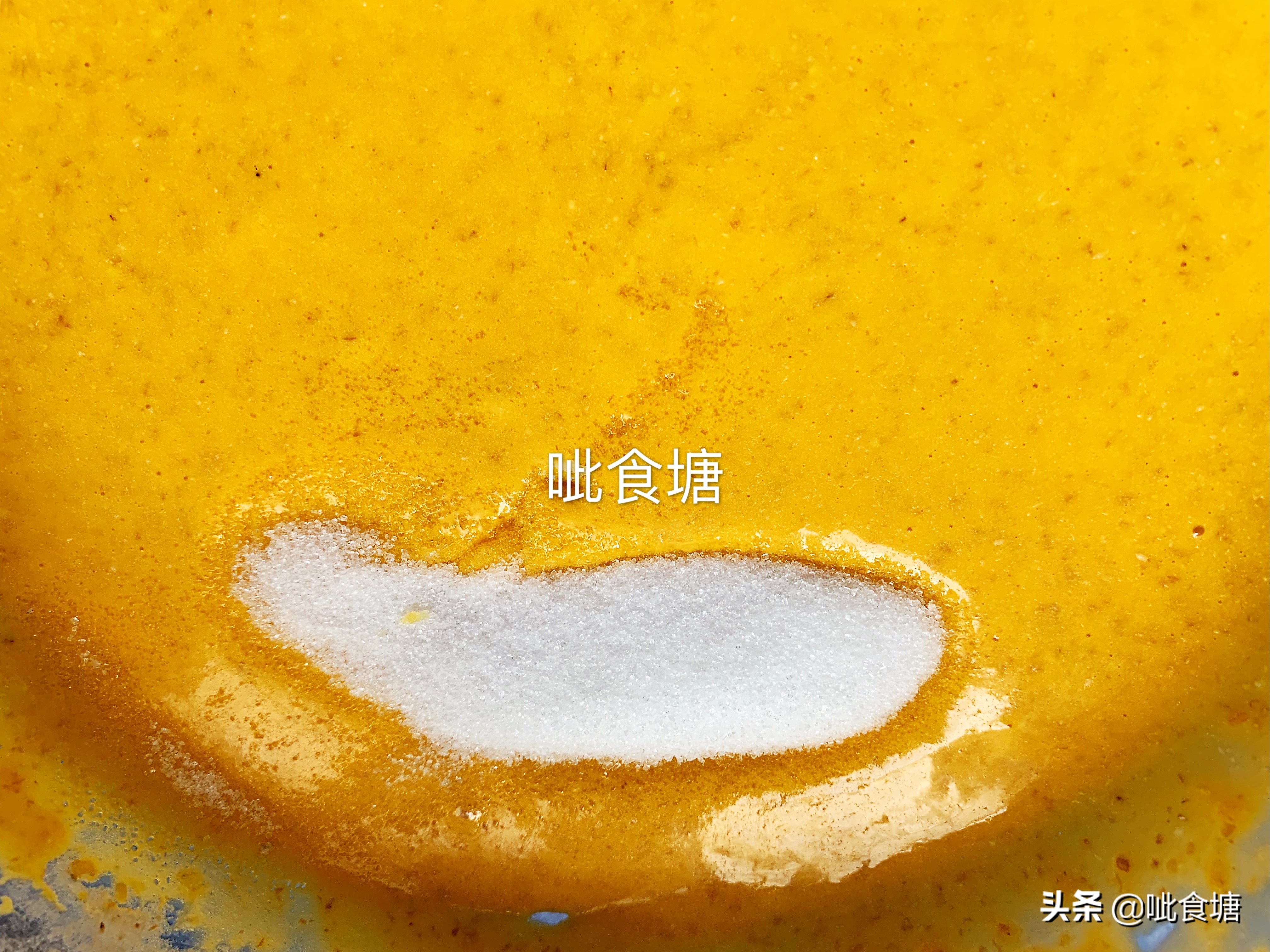 电饭煲做蛋糕，不回缩不开裂，做法简单又松软，实用技巧全在这里