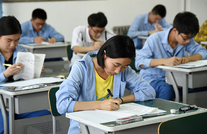 他的高考作文字数不够，难倒了阅卷专家，为何最后却得满分？