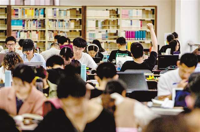 “985”学霸作息表“火了”，别人的优秀，都是拼出来的