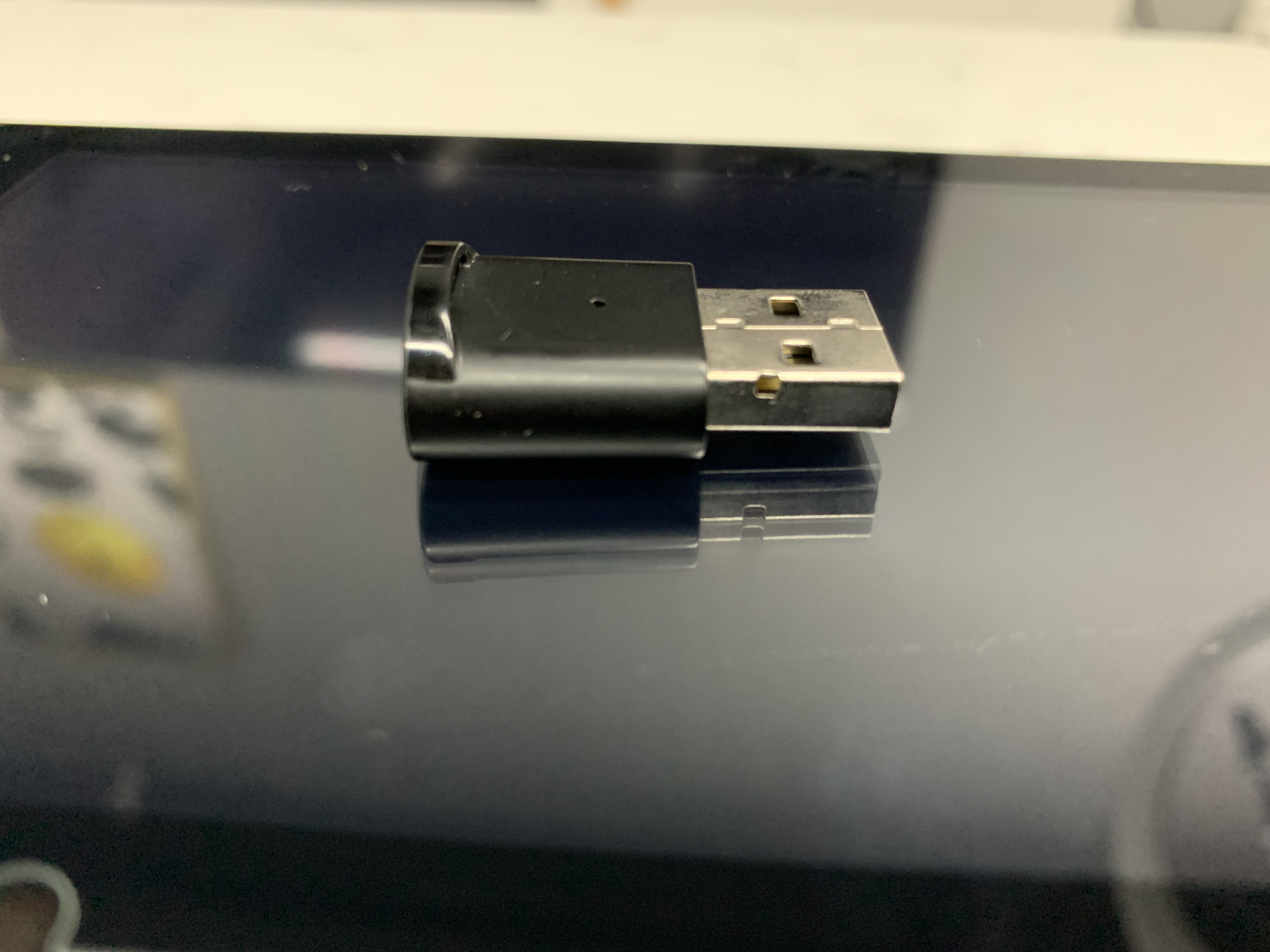 即插即用的蓝牙发射器，还可以语音通话，连接电脑和switch