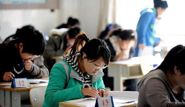 私立学校面临“刹车”，民办教师何去何从，转公之后能拿到编制吗