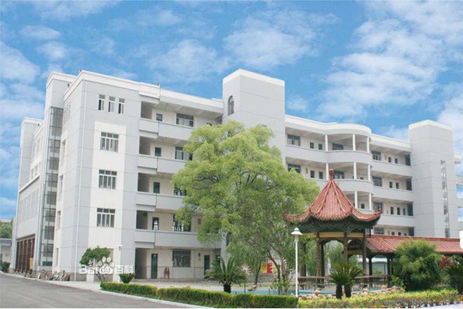 三峡大坝所在地宜昌，四所县一中，一所央企高中，均为省级示范校