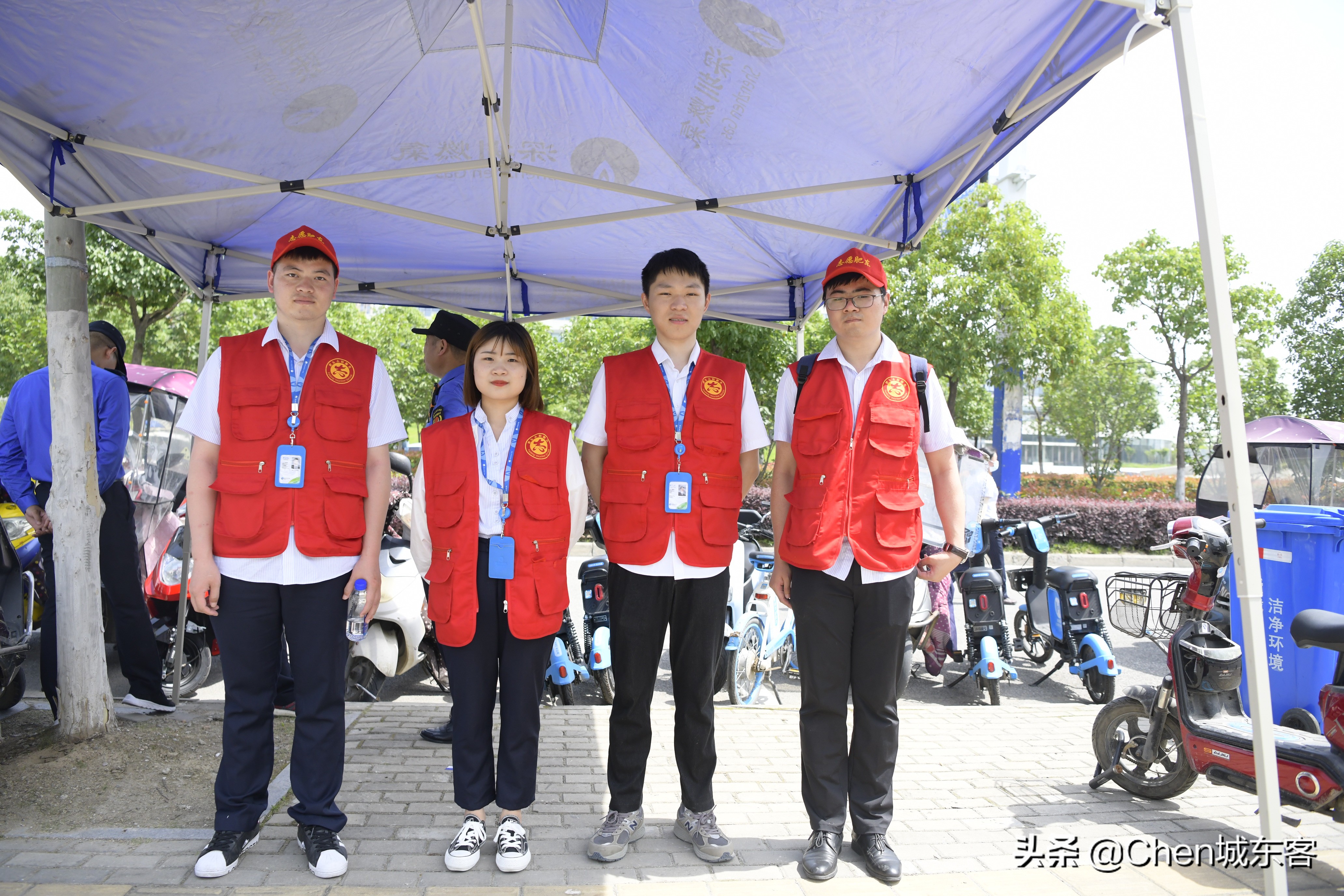 助力高考志愿服务｜肥东七个考点校周边那道亮红风景线